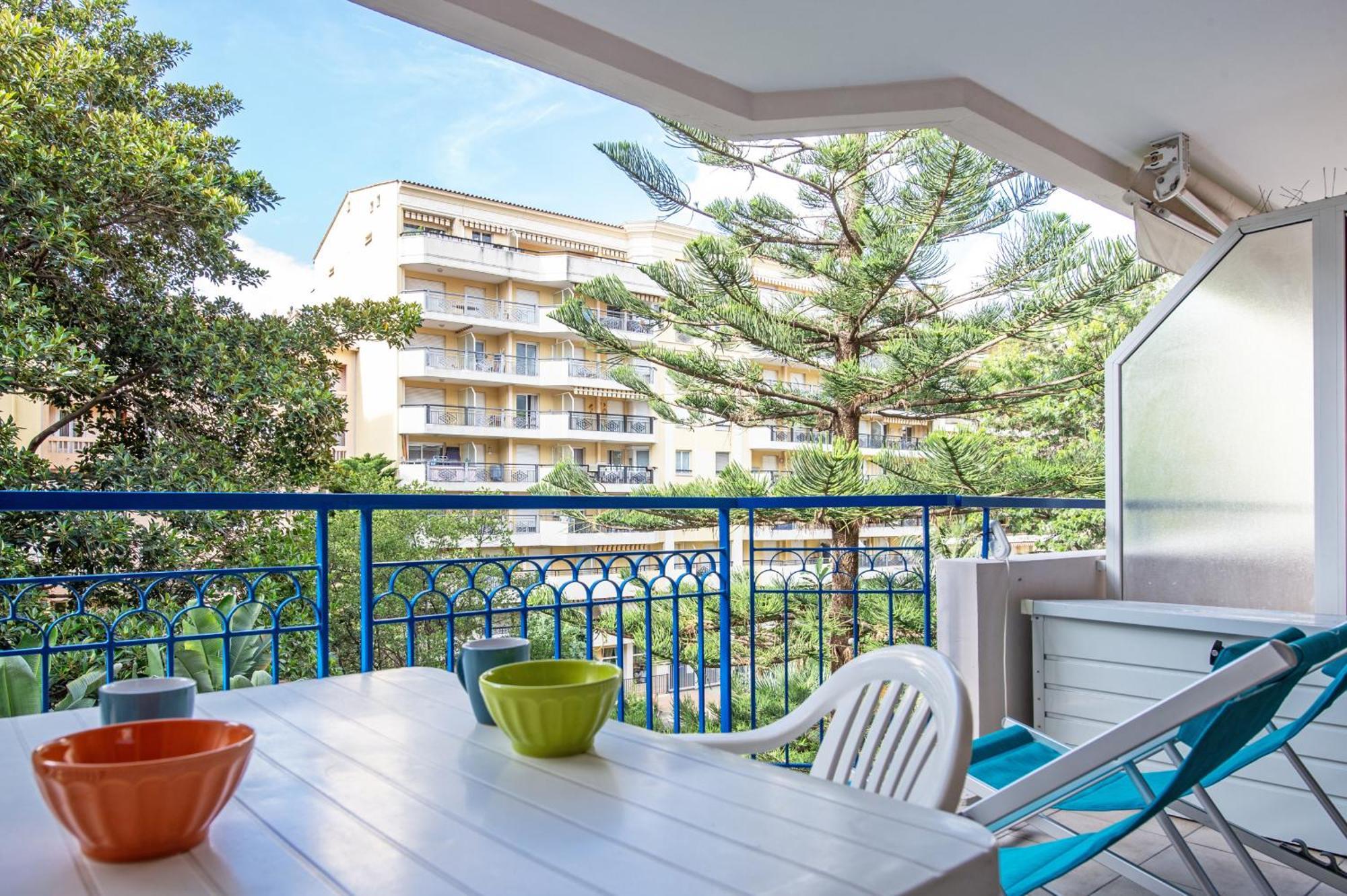 "Aux Rivages Du Parc" Plein Centre, Calme, Plage ม็องตง ภายนอก รูปภาพ